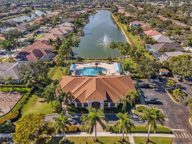 14832 Indigo Lakes Circle, Naples, FL 34119