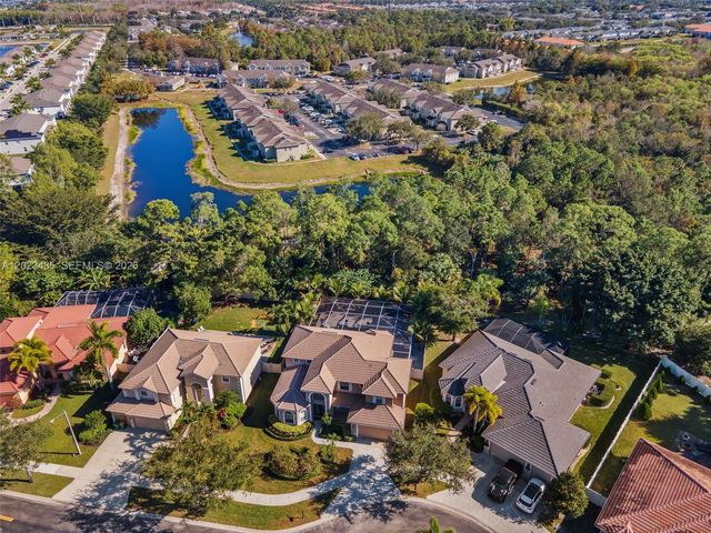 14832 Indigo Lakes Circle, Naples, FL 34119