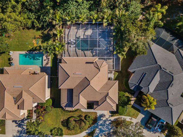 14832 Indigo Lakes Circle, Naples, FL 34119