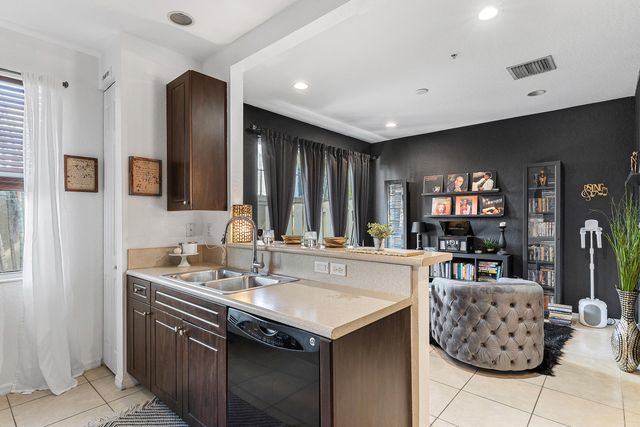 2851 W Prospect 506, Tamarac, FL 33309