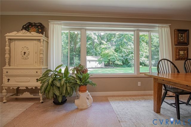 810 Mansion Dr, Hopewell, VA 23860