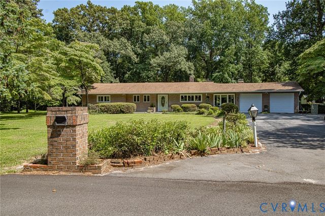 810 Mansion Dr, Hopewell, VA 23860