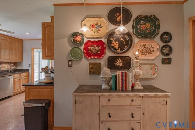810 Mansion Dr, Hopewell, VA 23860