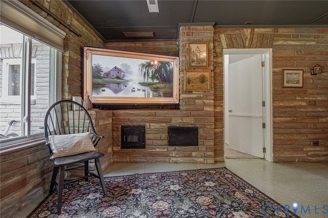810 Mansion Dr, Hopewell, VA 23860