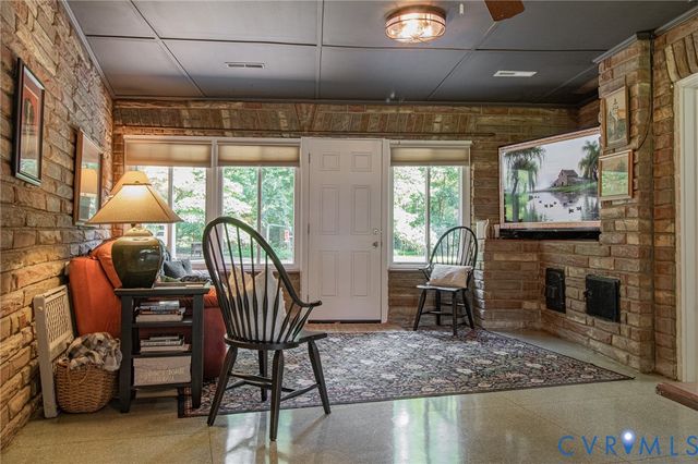 810 Mansion Dr, Hopewell, VA 23860