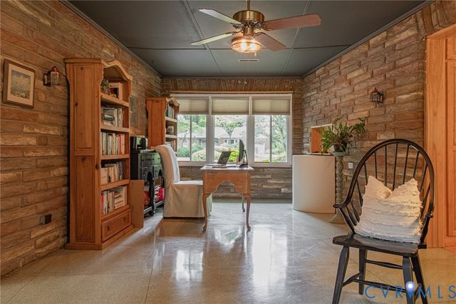 810 Mansion Dr, Hopewell, VA 23860