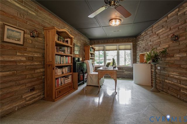 810 Mansion Dr, Hopewell, VA 23860