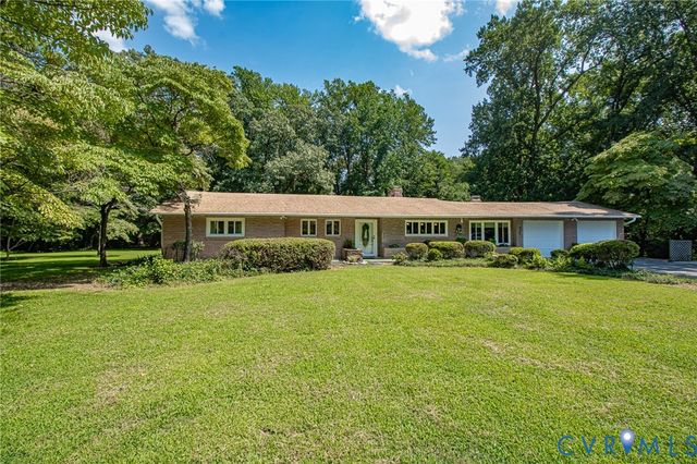 810 Mansion Dr, Hopewell, VA 23860