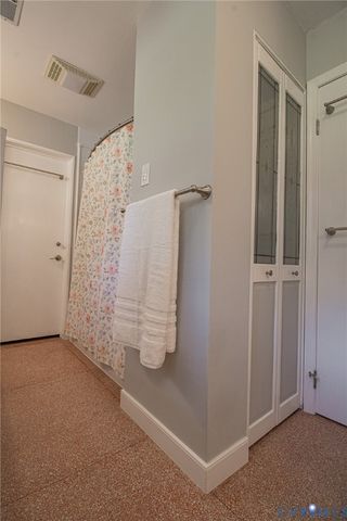 810 Mansion Dr, Hopewell, VA 23860