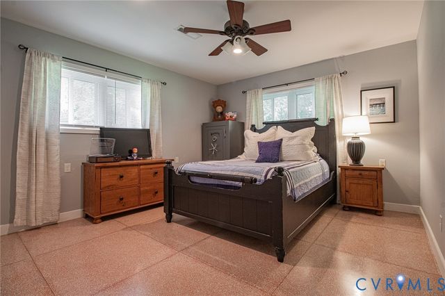810 Mansion Dr, Hopewell, VA 23860