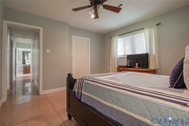 810 Mansion Dr, Hopewell, VA 23860