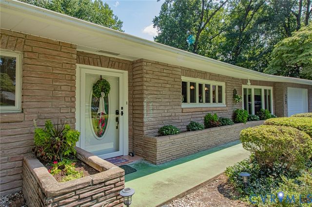 810 Mansion Dr, Hopewell, VA 23860