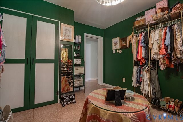 810 Mansion Dr, Hopewell, VA 23860