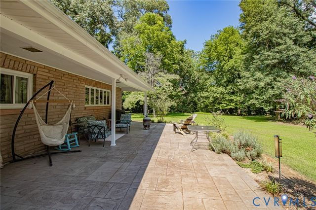 810 Mansion Dr, Hopewell, VA 23860