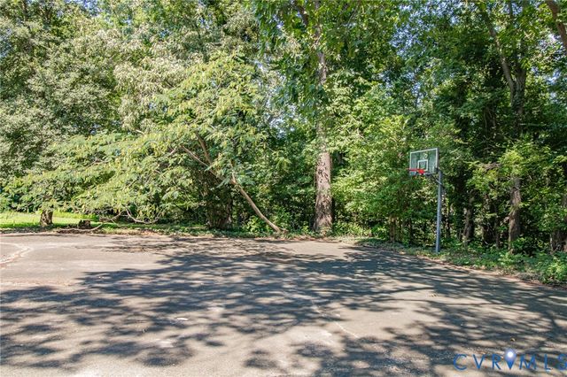 810 Mansion Dr, Hopewell, VA 23860