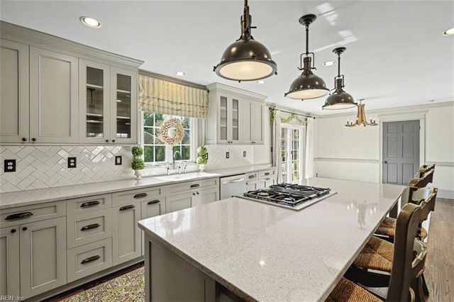 4013 Belvedere DR, Chesapeake, VA 23321