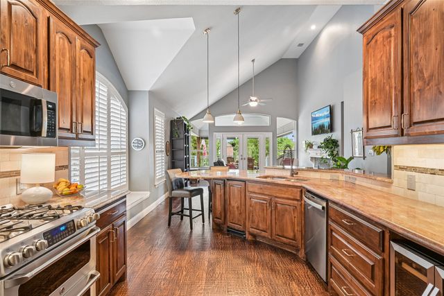 2928 Newport Drive, Rockwall, TX 75032