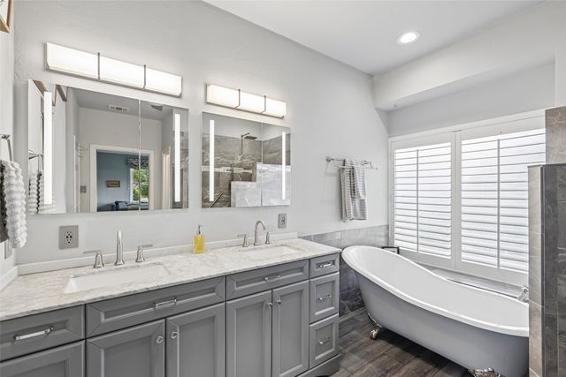 2928 Newport Drive, Rockwall, TX 75032