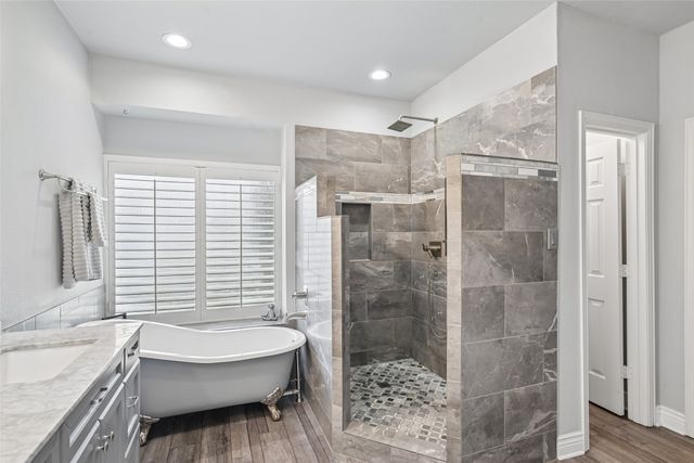2928 Newport Drive, Rockwall, TX 75032