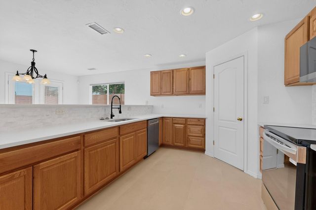 2104 San Venito Road NW, Albuquerque, NM 87104