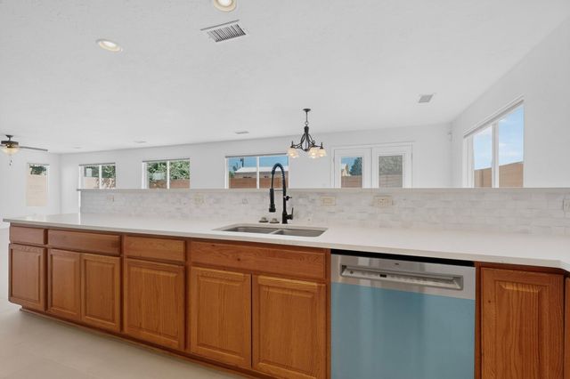 2104 San Venito Road NW, Albuquerque, NM 87104