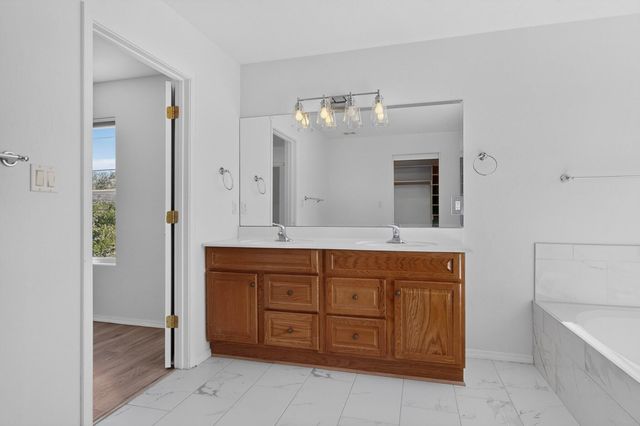 2104 San Venito Road NW, Albuquerque, NM 87104