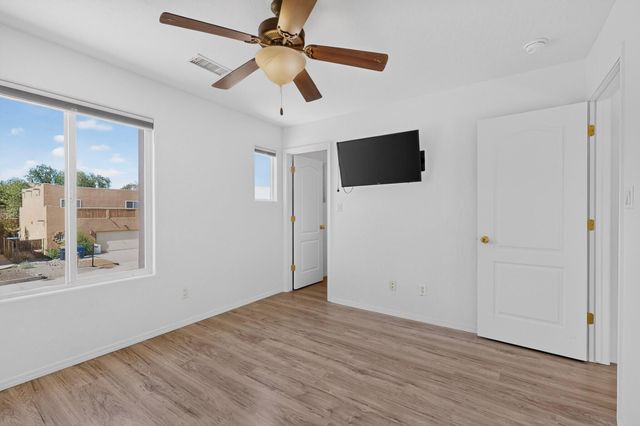 2104 San Venito Road NW, Albuquerque, NM 87104