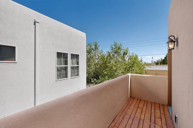 2104 San Venito Road NW, Albuquerque, NM 87104