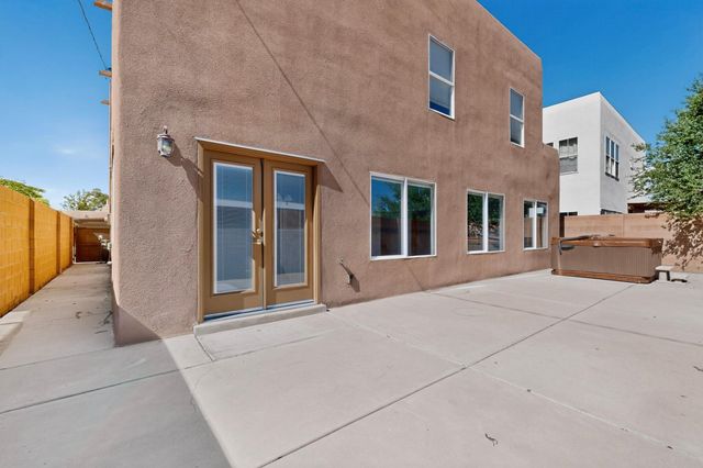 2104 San Venito Road NW, Albuquerque, NM 87104