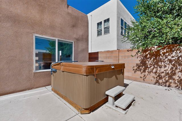 2104 San Venito Road NW, Albuquerque, NM 87104