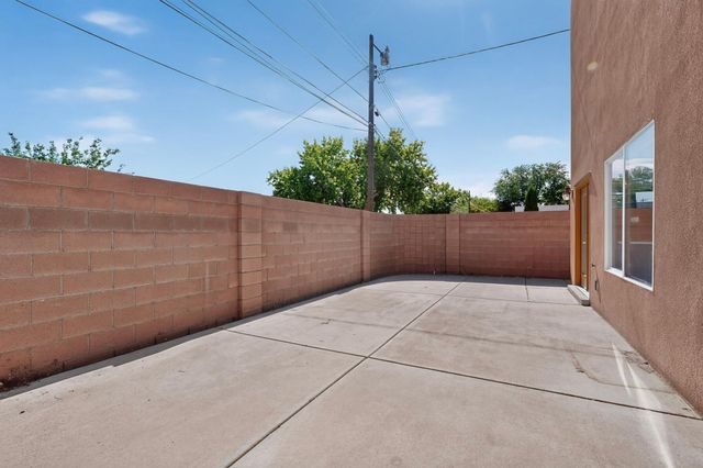 2104 San Venito Road NW, Albuquerque, NM 87104