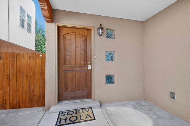 2104 San Venito Road NW, Albuquerque, NM 87104