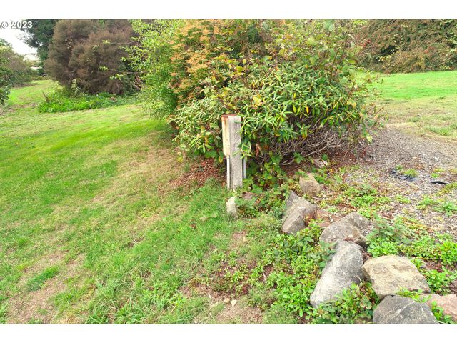 15282 HIGHWAY 101, Brookings, OR 97415