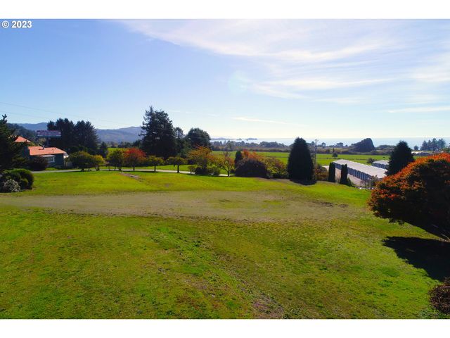 15282 HIGHWAY 101, Brookings, OR 97415