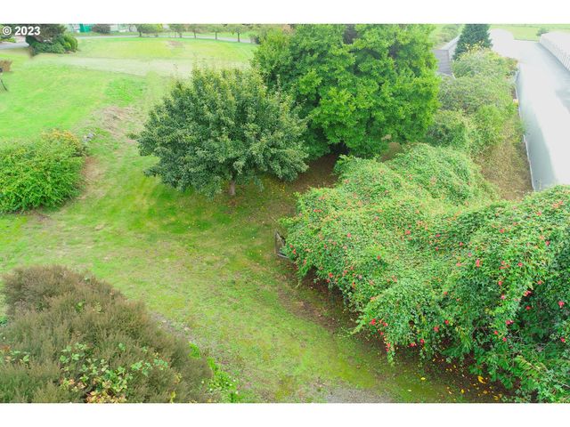 15282 HIGHWAY 101, Brookings, OR 97415