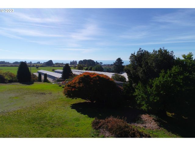 15282 HIGHWAY 101, Brookings, OR 97415