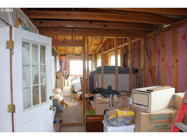 15282 HIGHWAY 101, Brookings, OR 97415