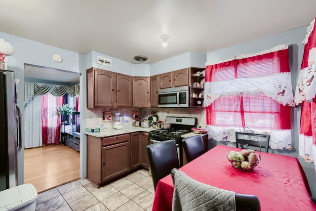 1734 N 22nd Avenue, Melrose Park, IL 60160