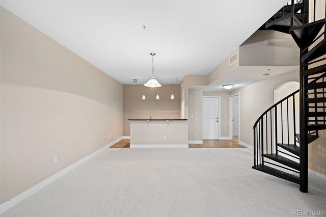 9019 E Panorama Circle D211, Englewood, CO 80112
