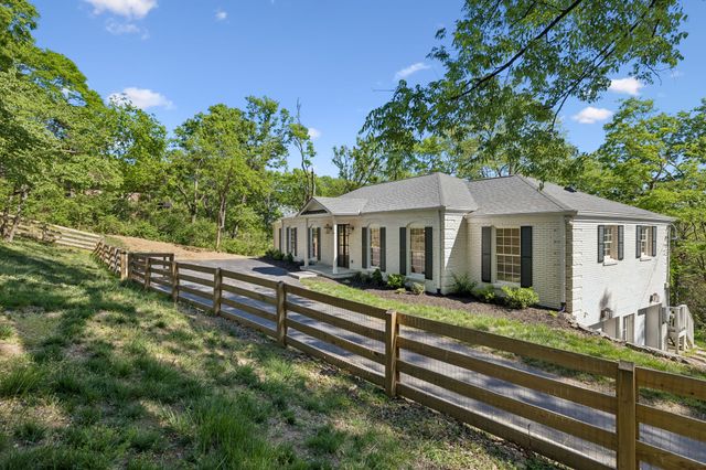 5622 Hillview Dr, Brentwood, TN 37027