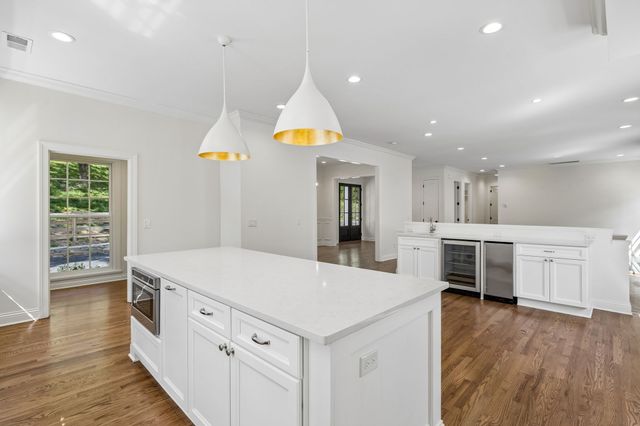 5622 Hillview Dr, Brentwood, TN 37027