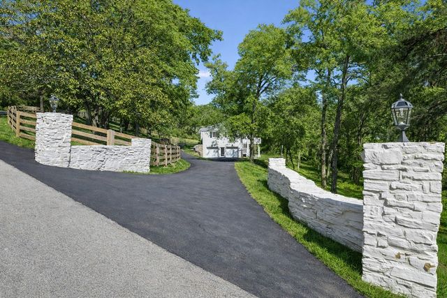 5622 Hillview Dr, Brentwood, TN 37027