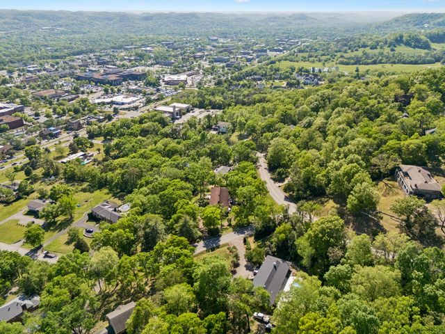 5622 Hillview Dr, Brentwood, TN 37027