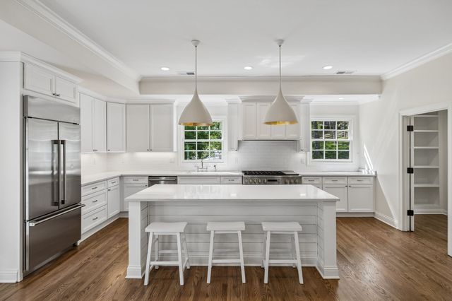 5622 Hillview Dr, Brentwood, TN 37027