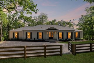 5622 Hillview Dr, Brentwood, TN 37027