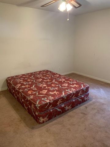 2401 Sycamore Avenue E7, Huntsville, TX 77340