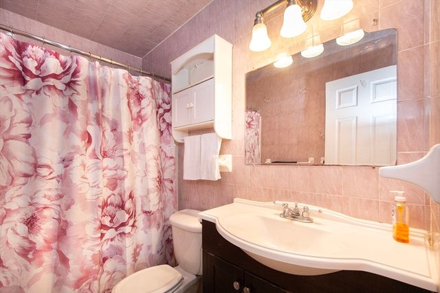 59 Rosewood Dr 59, Stoughton, MA 02072