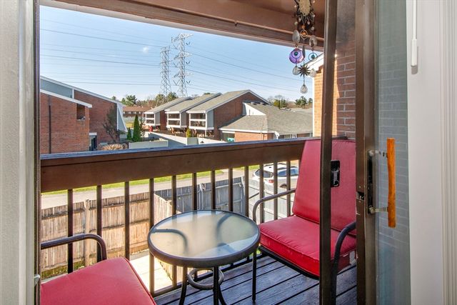 59 Rosewood Dr 59, Stoughton, MA 02072