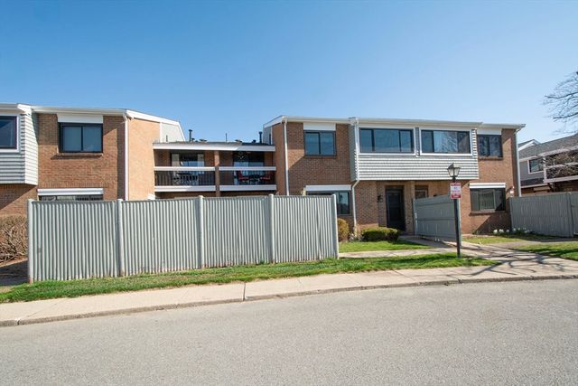 59 Rosewood Dr 59, Stoughton, MA 02072