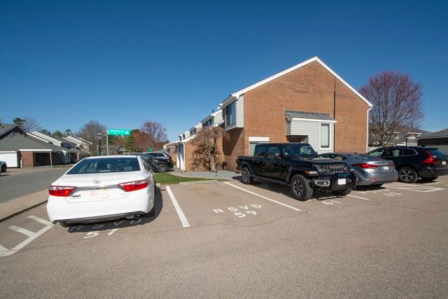 59 Rosewood Dr 59, Stoughton, MA 02072